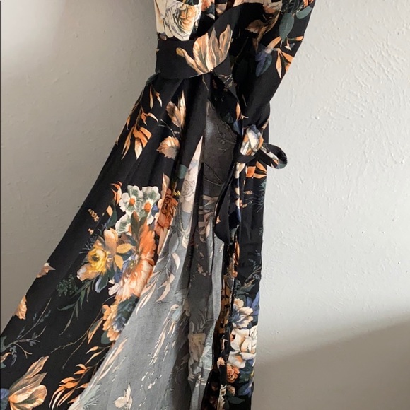 Low cut sexy Floral Maxi Wrap dress - Picture 3 of 3